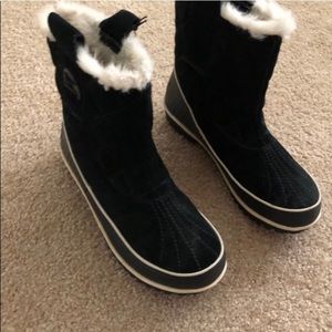 Sorel Boots   Black  size 8.5    Worn once  like new